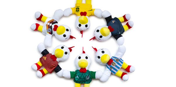 fotografia de producto para le tienda online de pollo feliz la merch